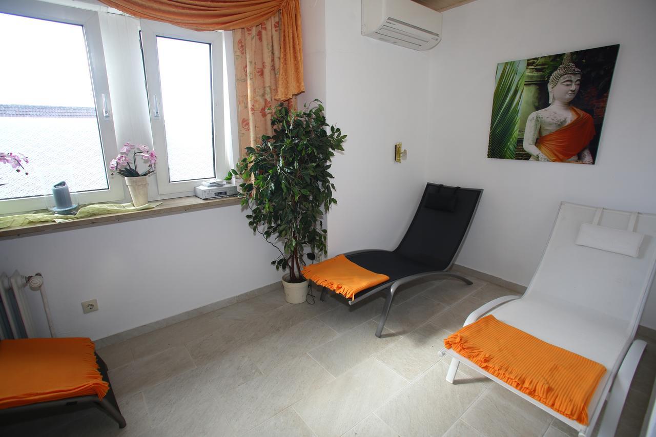Pension Weinberg Mit Landhaus Nizza Gleisweiler Buitenkant foto