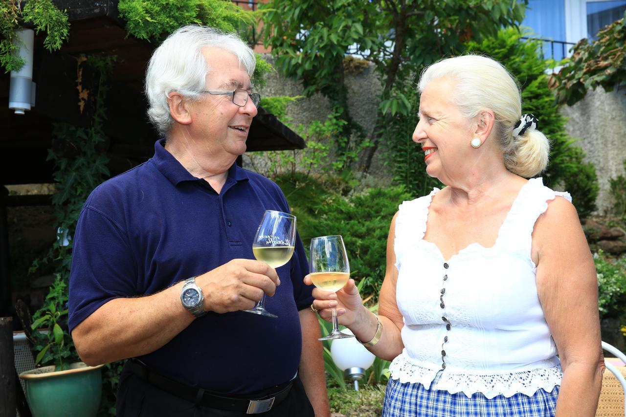 Pension Weinberg Mit Landhaus Nizza Gleisweiler Buitenkant foto