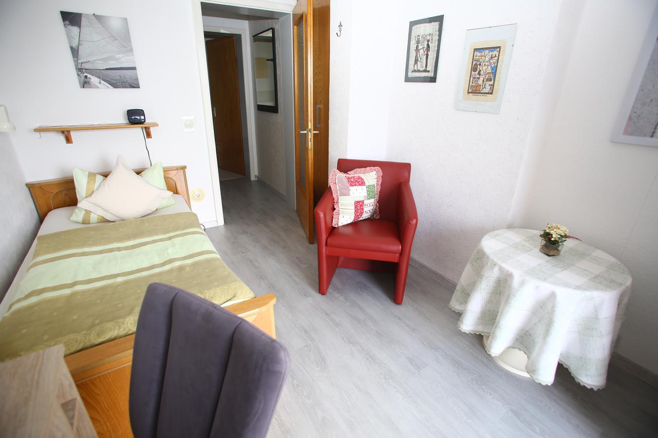 Pension Weinberg Mit Landhaus Nizza Gleisweiler Buitenkant foto