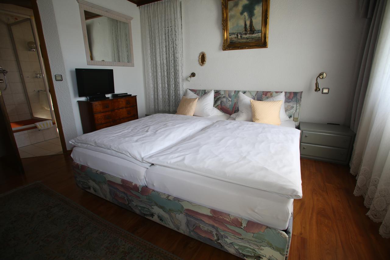 Pension Weinberg Mit Landhaus Nizza Gleisweiler Buitenkant foto